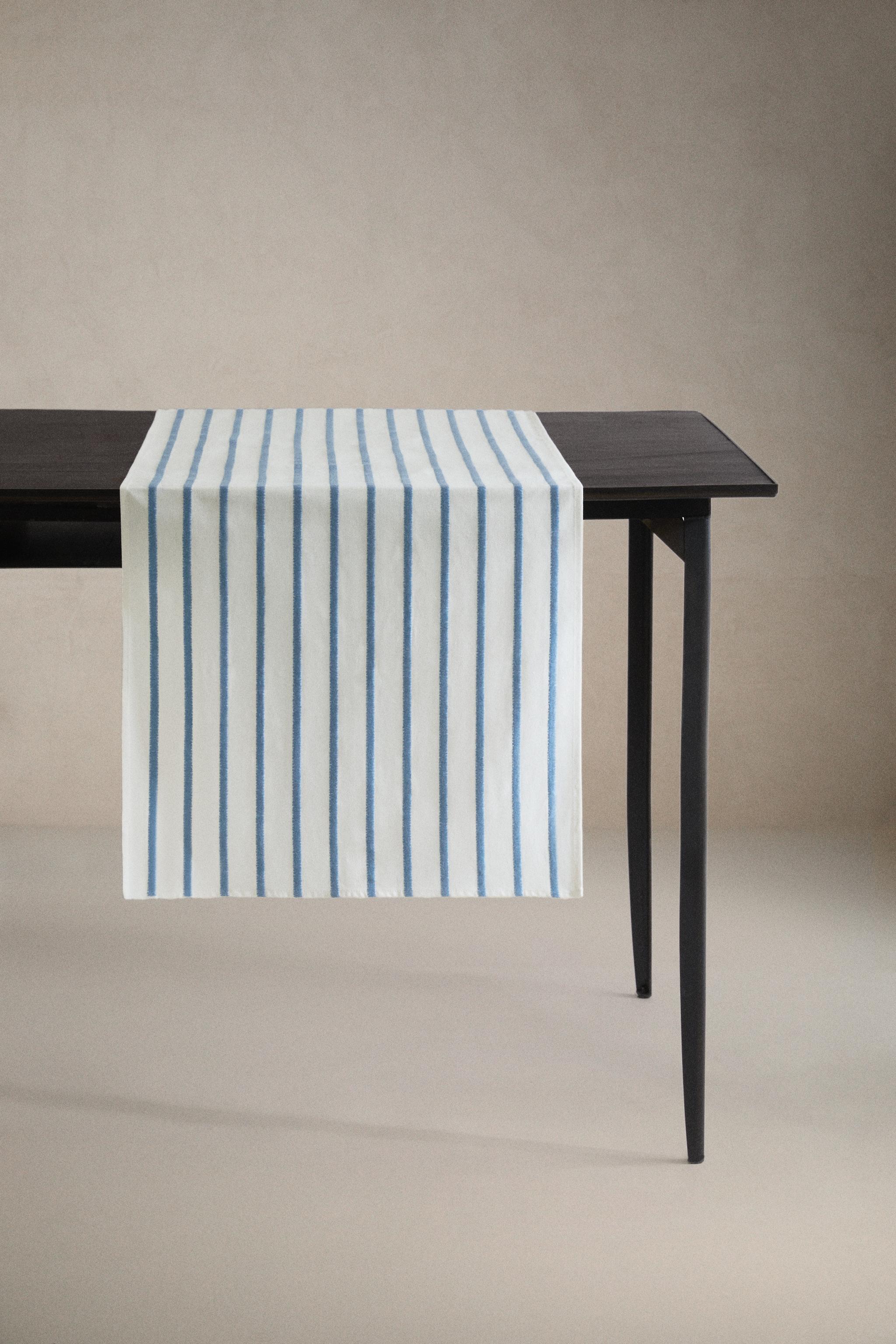 CHEMIN DE TABLE RAYURES BRODÉES